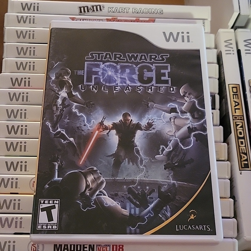 Star Wars FORCE Unleased - Wii Game No Visable Stratches Original Case & Papers